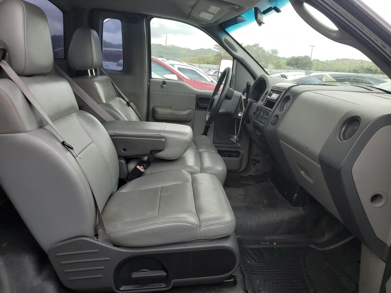 1FTRF12215NB82988 2005 Ford F150