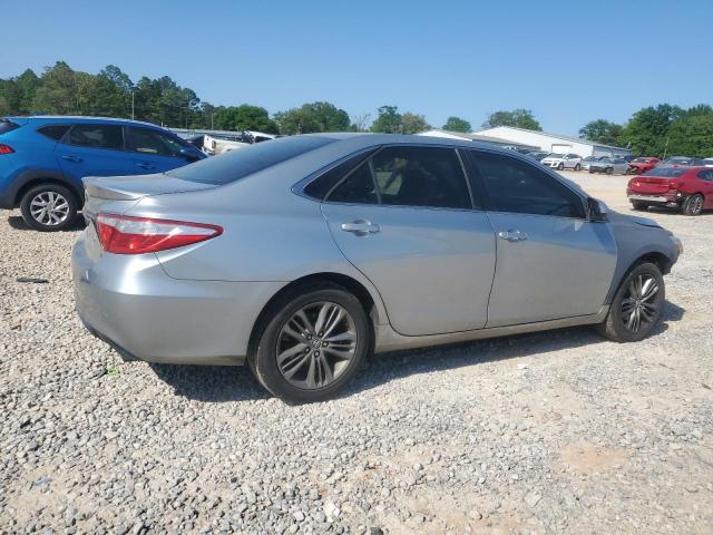Седани TOYOTA CAMRY 2016 Сріблястий