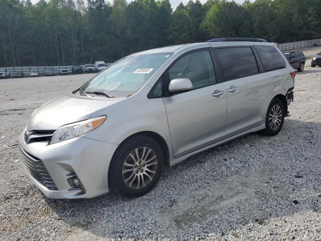 2019 Toyota Sienna Xle