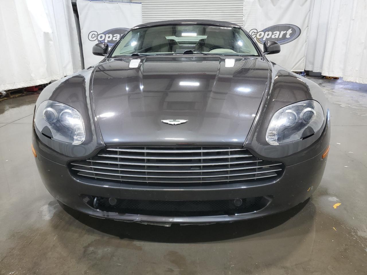 SCFEFBBCXAGD13755 Auction: COPART Lot: 52372665 Location: MO - SPRINGFIELD SCFEFBBCXAGD13755 ASTON MARTIN ALL MODELS 2010 GRAY Photo 5