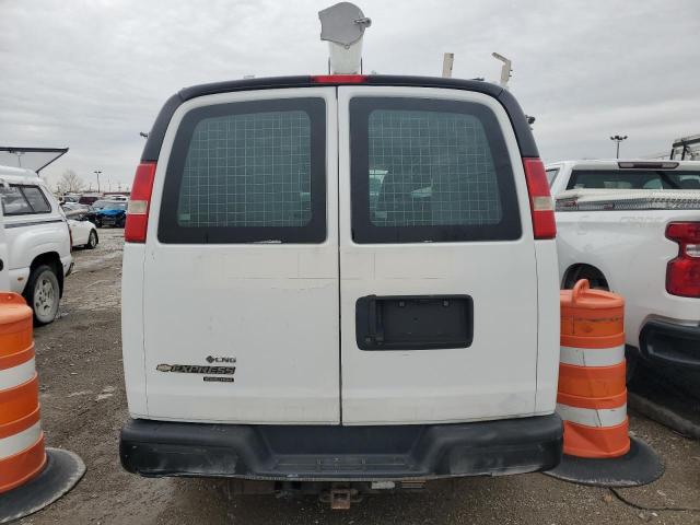  CHEVROLET EXPRESS 2013 Biały