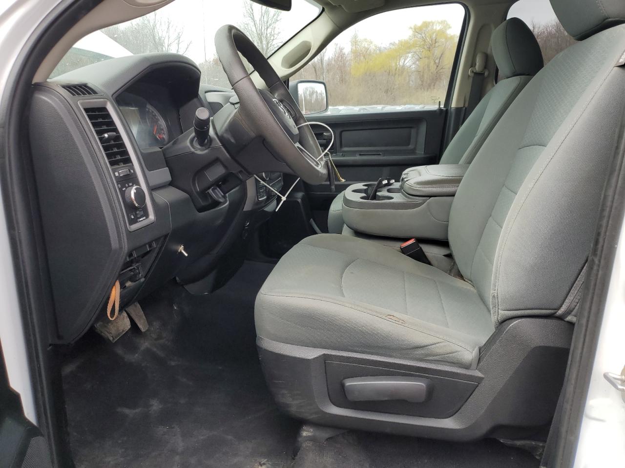 2017 Ram Trucks 1500 St VIN: 0LDL0T82390844 Lot: 89101695