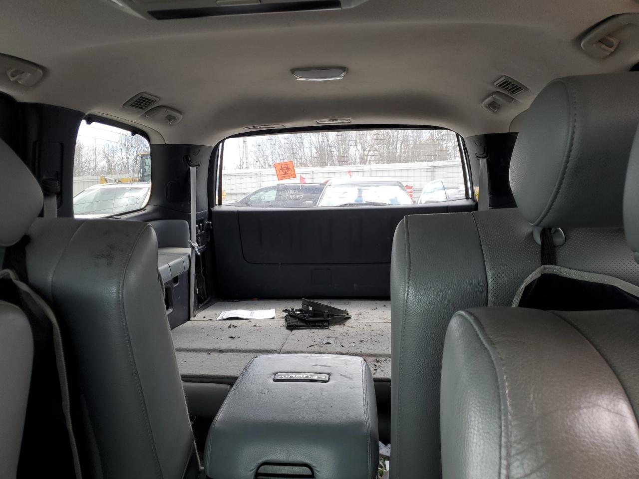 2011 Toyota Sequoia Platinum VIN: 5TDDY5G13BS047190 Lot: 52078195
