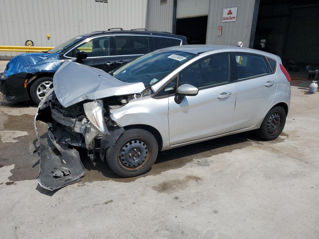 2013 Ford Fiesta S იყიდება New Orleans-ში, LA - Front End