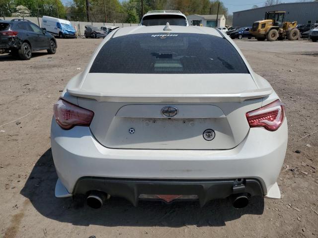 Coupet TOYOTA SCION 2014 Biały