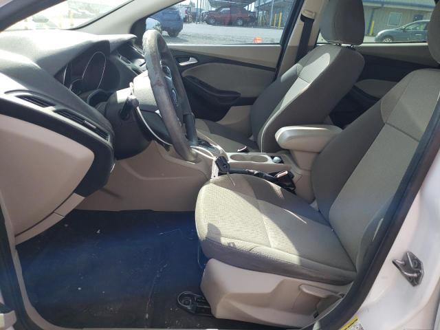 Hatchbacks FORD FOCUS 2013 White