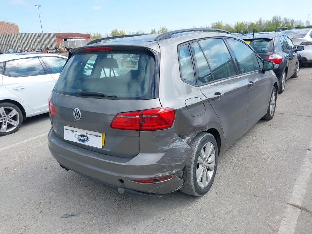2015 VOLKSWAGEN GOLF SV SE