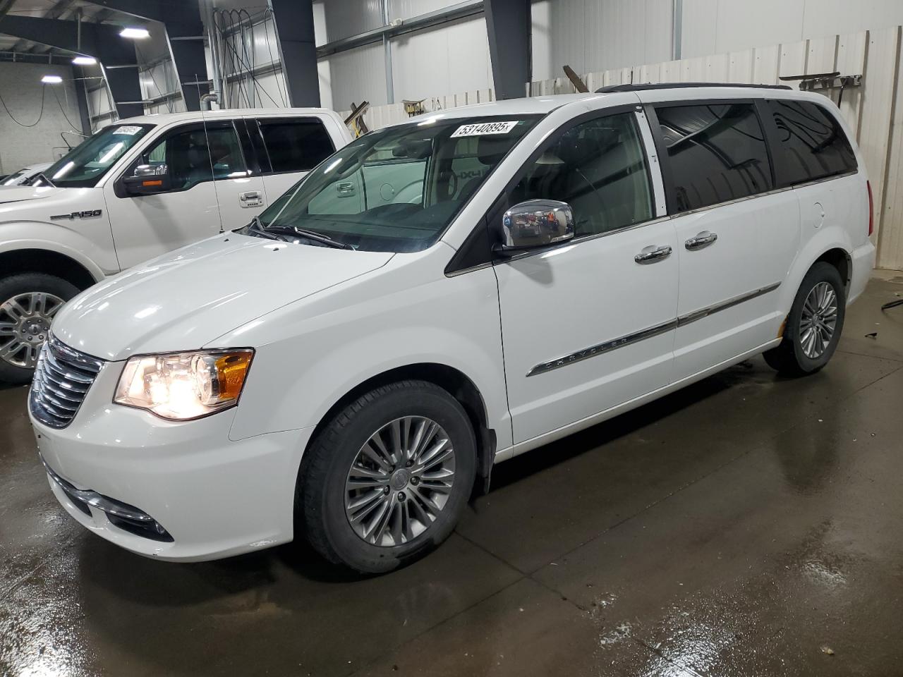Ham Lake, MN에서 판매 중인 2015 Chrysler Town & Country Touring L - Rear End