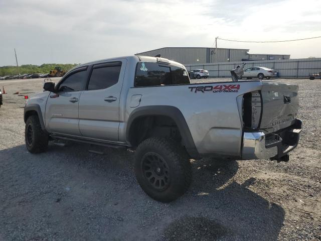 TOYOTA TACOMA 2017 Srebrny