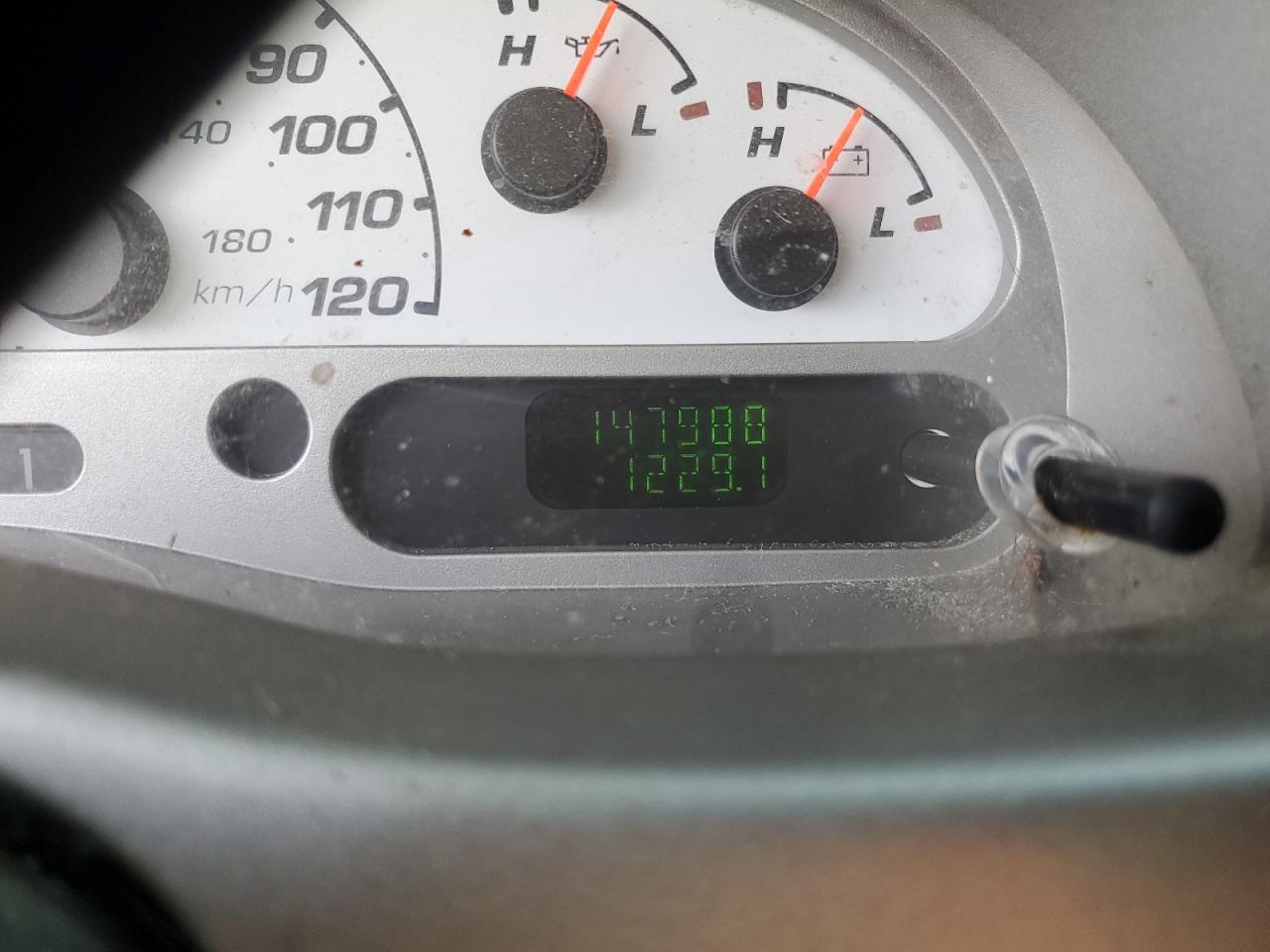 2004 Ford Explorer - Image 9