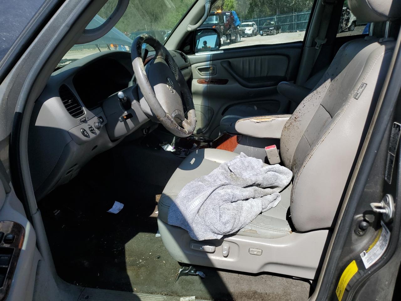 2005 Toyota Sequoia Limited VIN: 5TDZT38A15S250977 Lot: 52165855