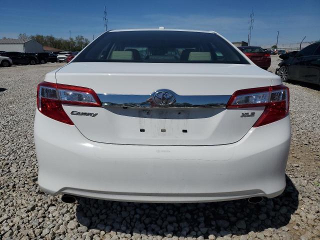  TOYOTA CAMRY 2014 Biały