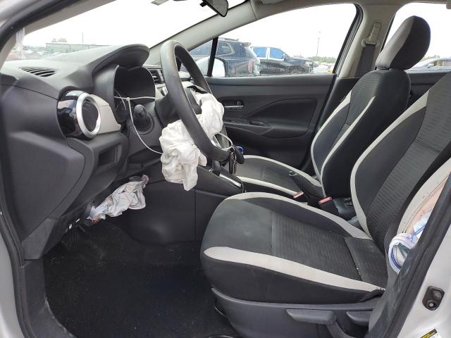  NISSAN VERSA 2021 Серебристый