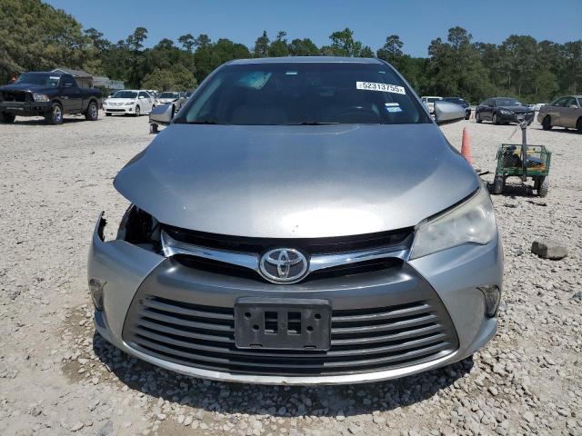  TOYOTA CAMRY 2017 Srebrny