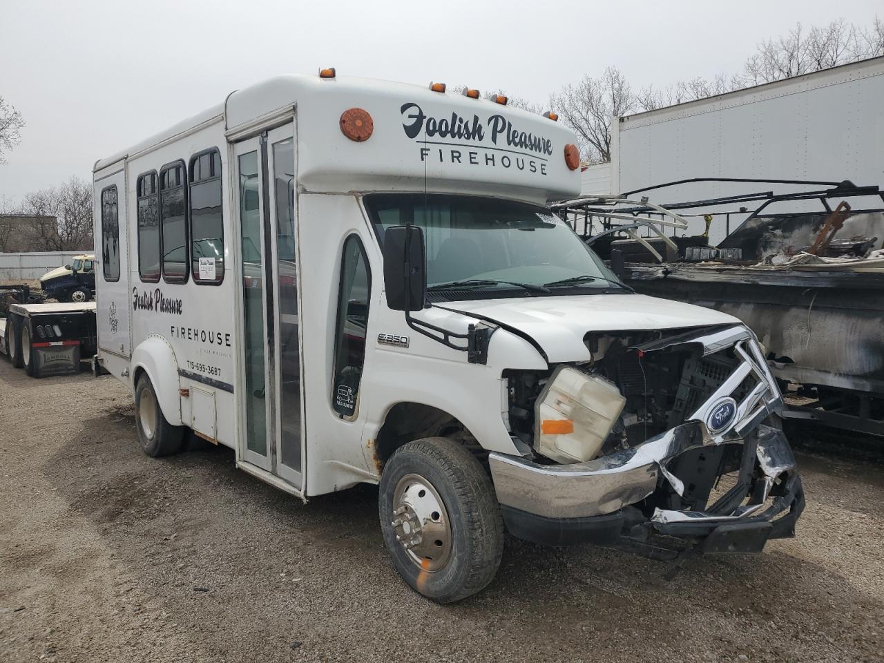 2008 Ford Econoline E350 Super Duty Cutaway Van на продаже в Des Moines, IA - Front End