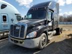 Dyer, IN에서 판매 중인 2015 Freightliner Cascadia Semi Truck - Side