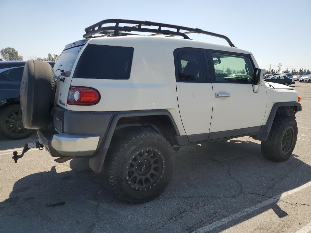 2012 Toyota FJ Cruiser - Image 3