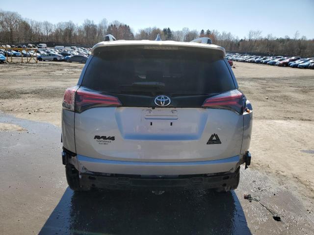  TOYOTA RAV4 2018 Srebrny