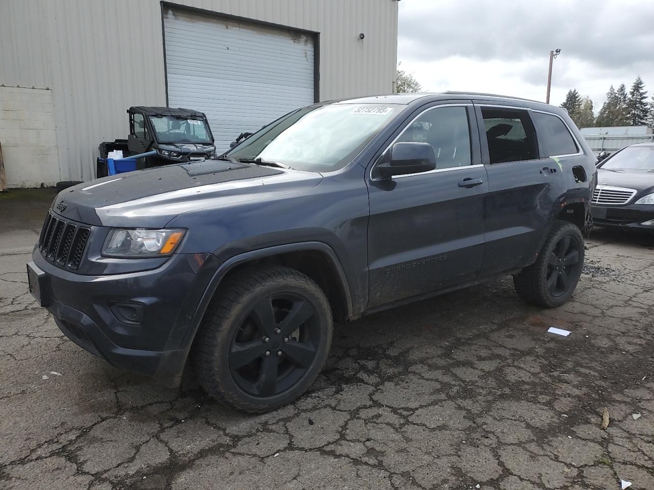 2014 Jeep Grand Cherokee Laredo for Sale in Woodburn, OR - Rear End