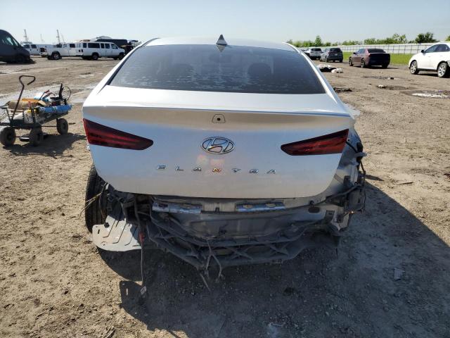  HYUNDAI ELANTRA 2019 Серебристый