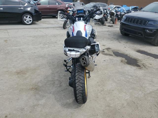  BMW R-SERIES 2021 Два тона
