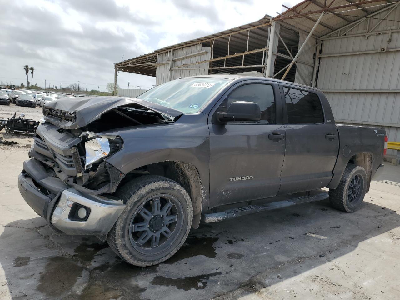 2014 Toyota Tundra Crewmax Sr5 for Sale in Corpus Christi, TX - Front End