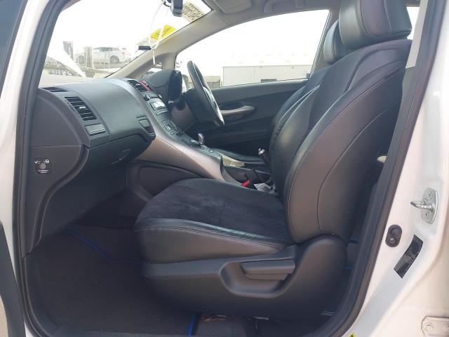 2011 TOYOTA AURIS HYBR