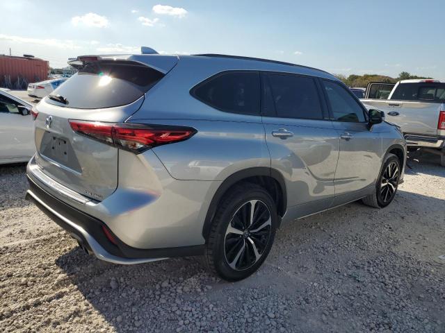 TOYOTA HIGHLANDER 2022 Silver