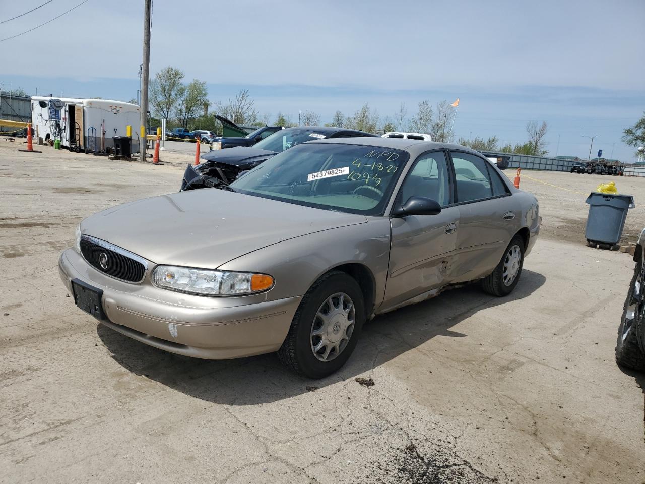 Pekin, IL에서 판매 중인 2003 Buick Century Custom - Side