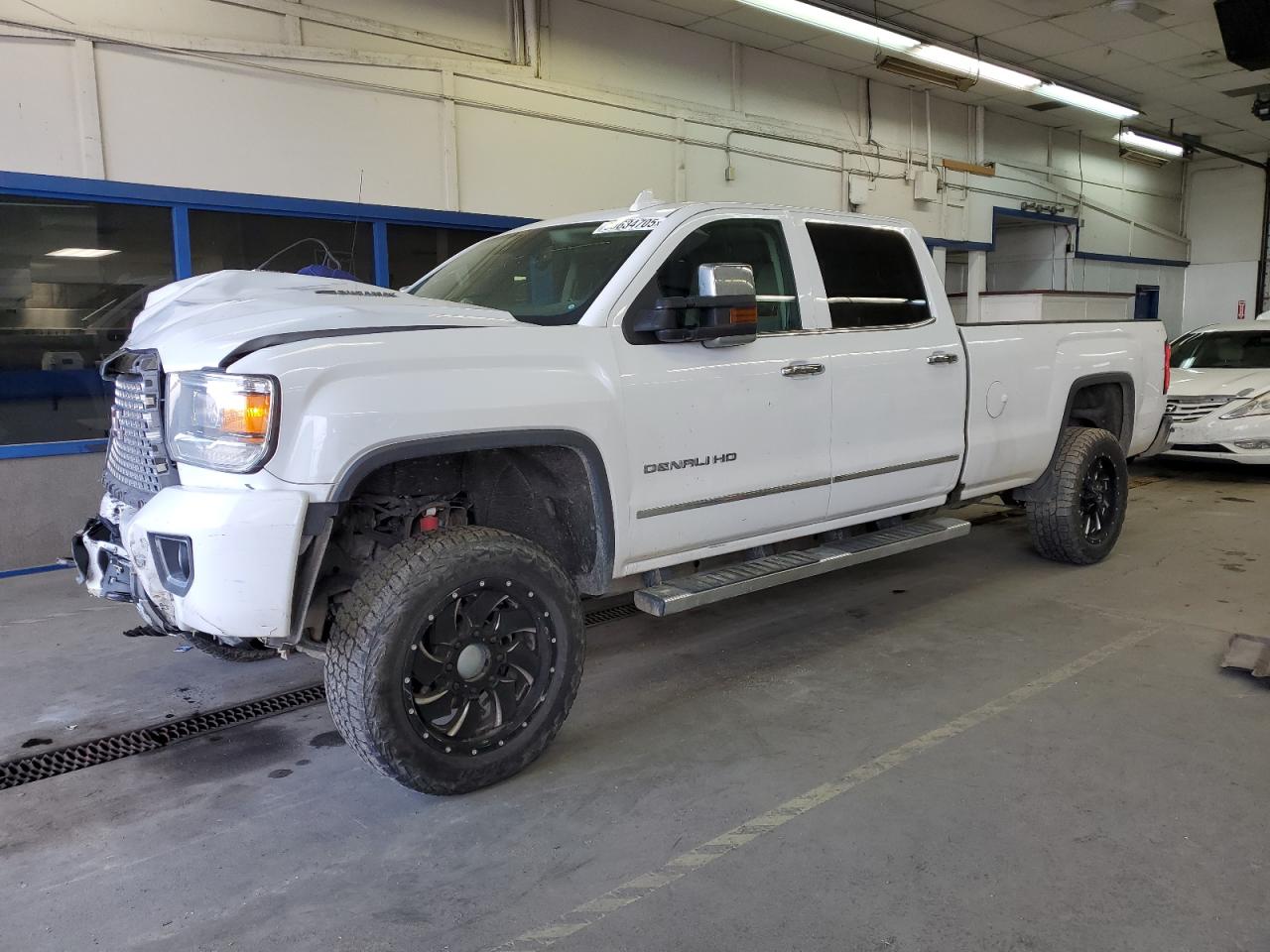 2016 Gmc Sierra K3500 Denali for Sale in Pasco, WA - Front End