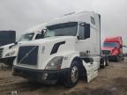 2009 Volvo Vnl Semi Truck for Sale in Elgin, IL - Minor Dent/Scratches