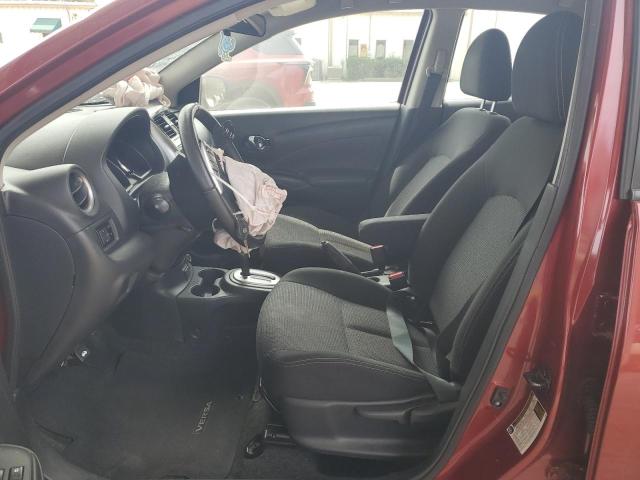  NISSAN VERSA 2018 Красный