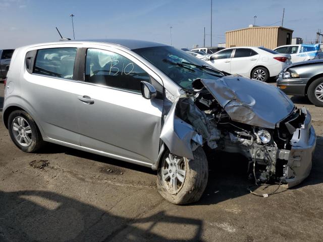  CHEVROLET SONIC 2016 Серебристый