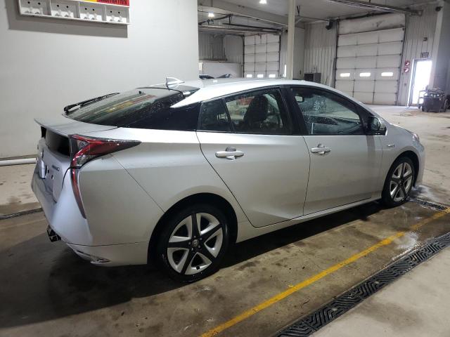  TOYOTA PRIUS 2017 Серебристый
