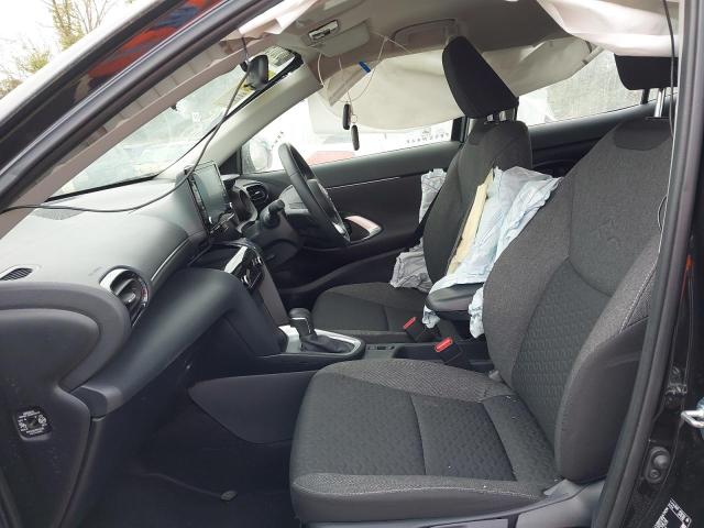 2024 TOYOTA YARIS CROS
