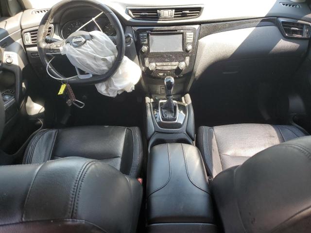  NISSAN ROGUE 2018 Czerwony