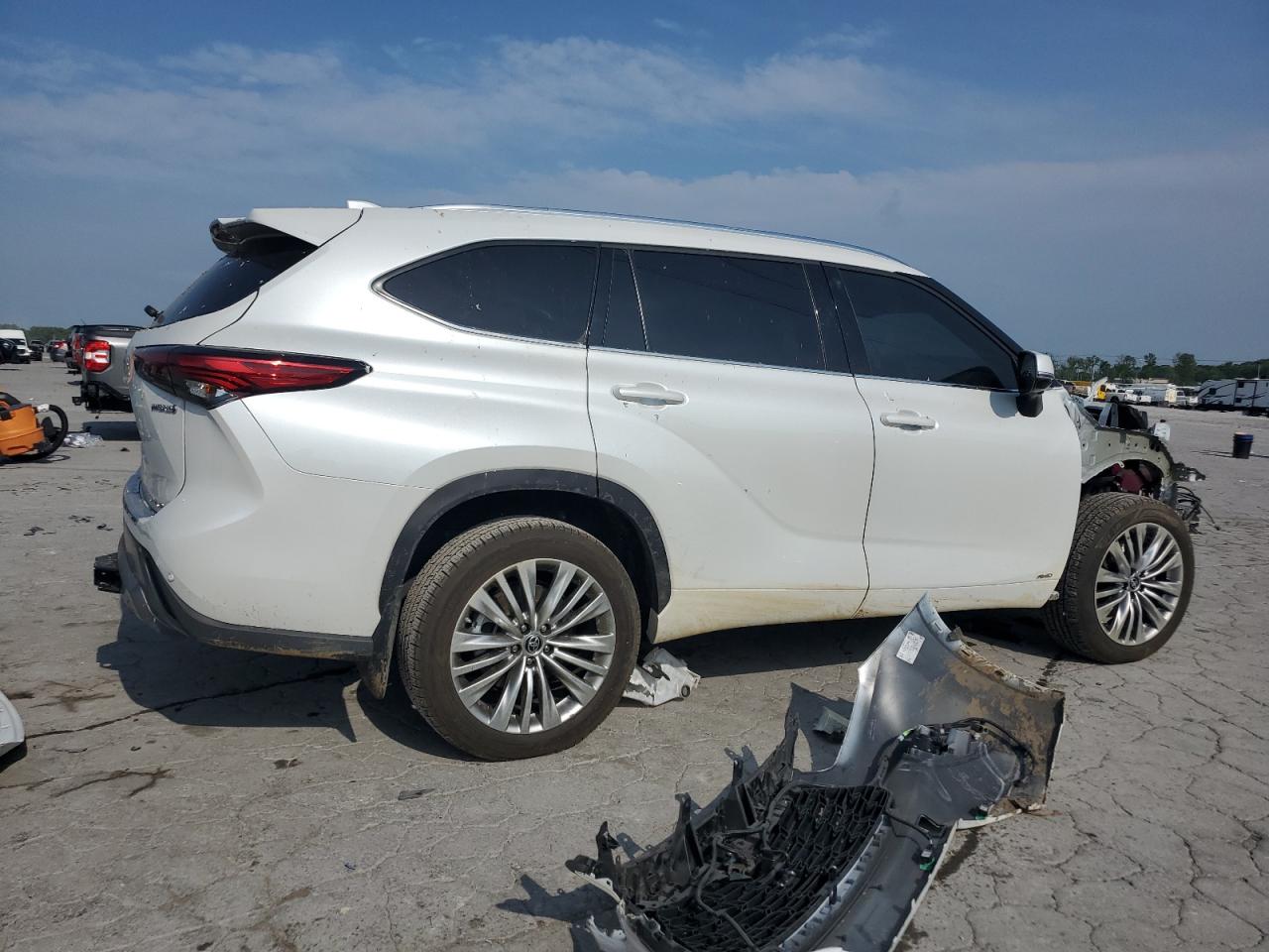 2023 Toyota Highlander Hybrid Limited VIN: 5TDEBRCH4PS114760 Lot: 54755785
