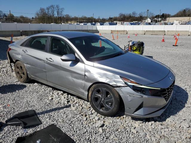  HYUNDAI ELANTRA 2022 Серебристый