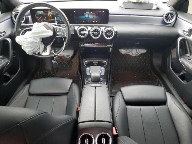  MERCEDES-BENZ A-CLASS 2022 Чорний