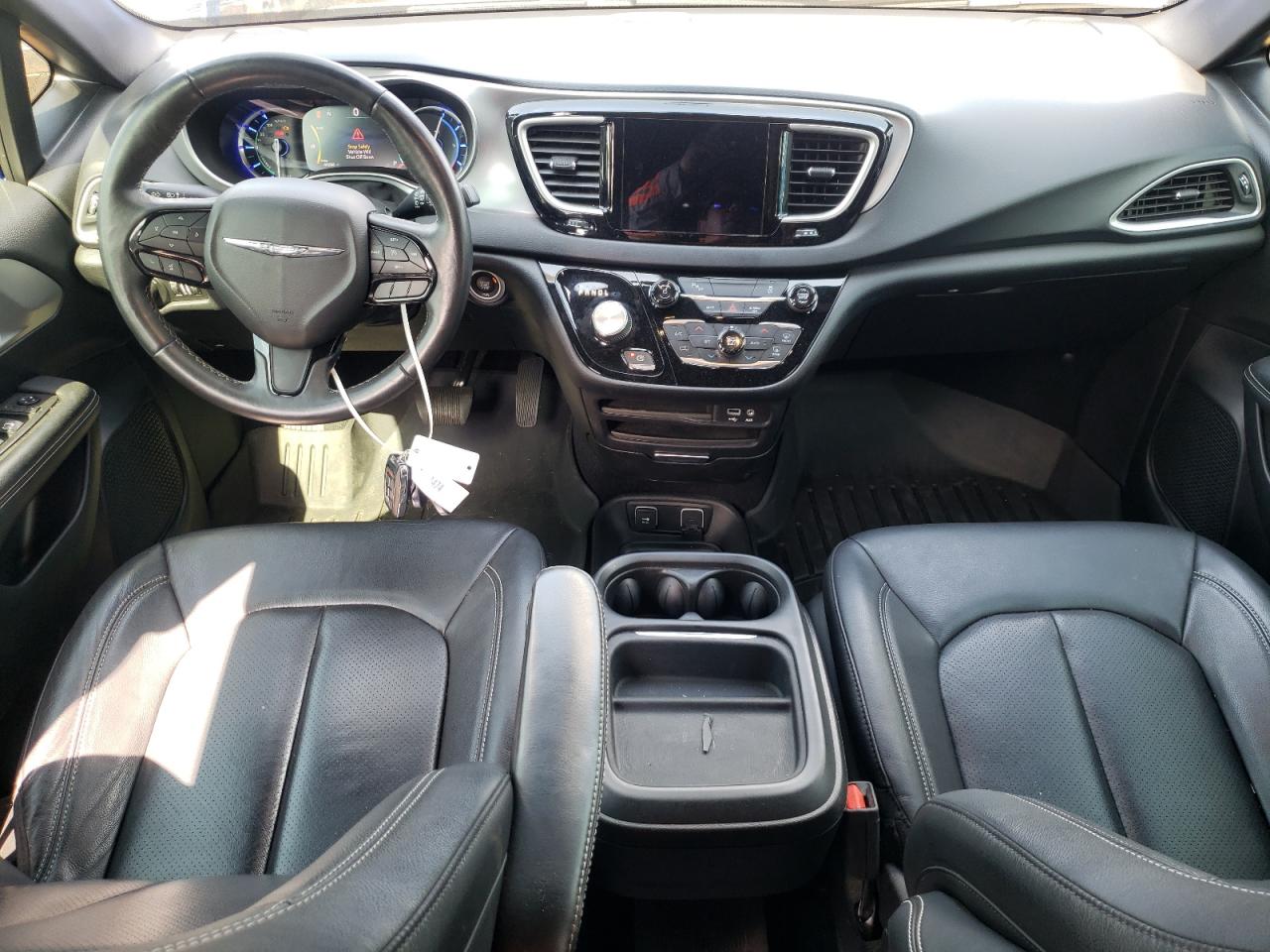 2020 Chrysler Pacifica Hybrid Touring L VIN: 2C4RC1L79LR288172 Lot: 52535185