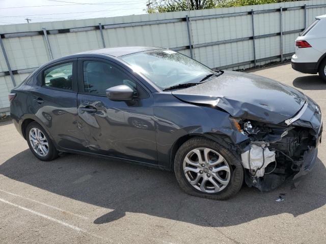 Седани TOYOTA SCION 2016 Сірий