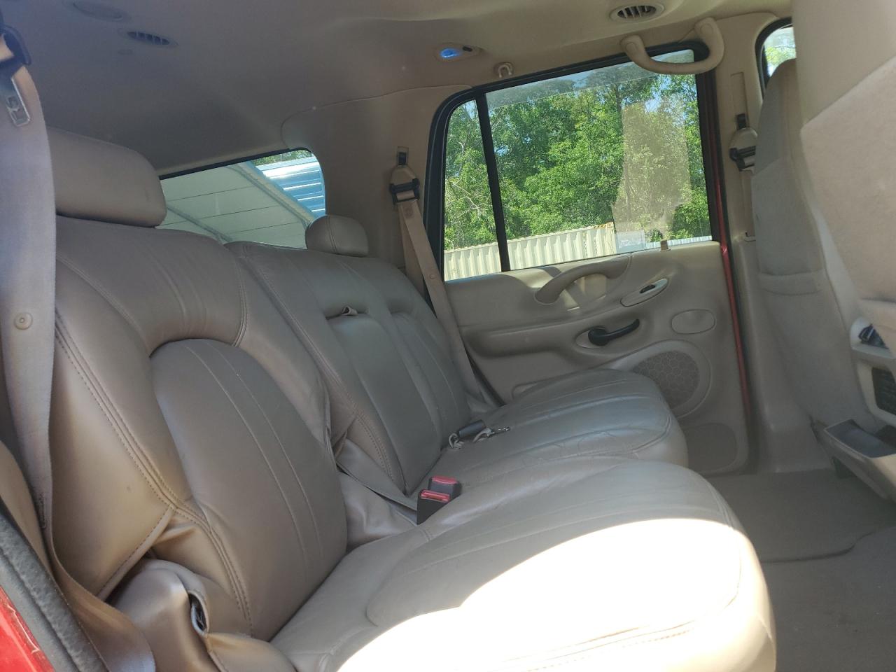 2000 Ford Expedition Eddie Bauer VIN: 1FMPU18L3YLA77782 Lot: 53691285