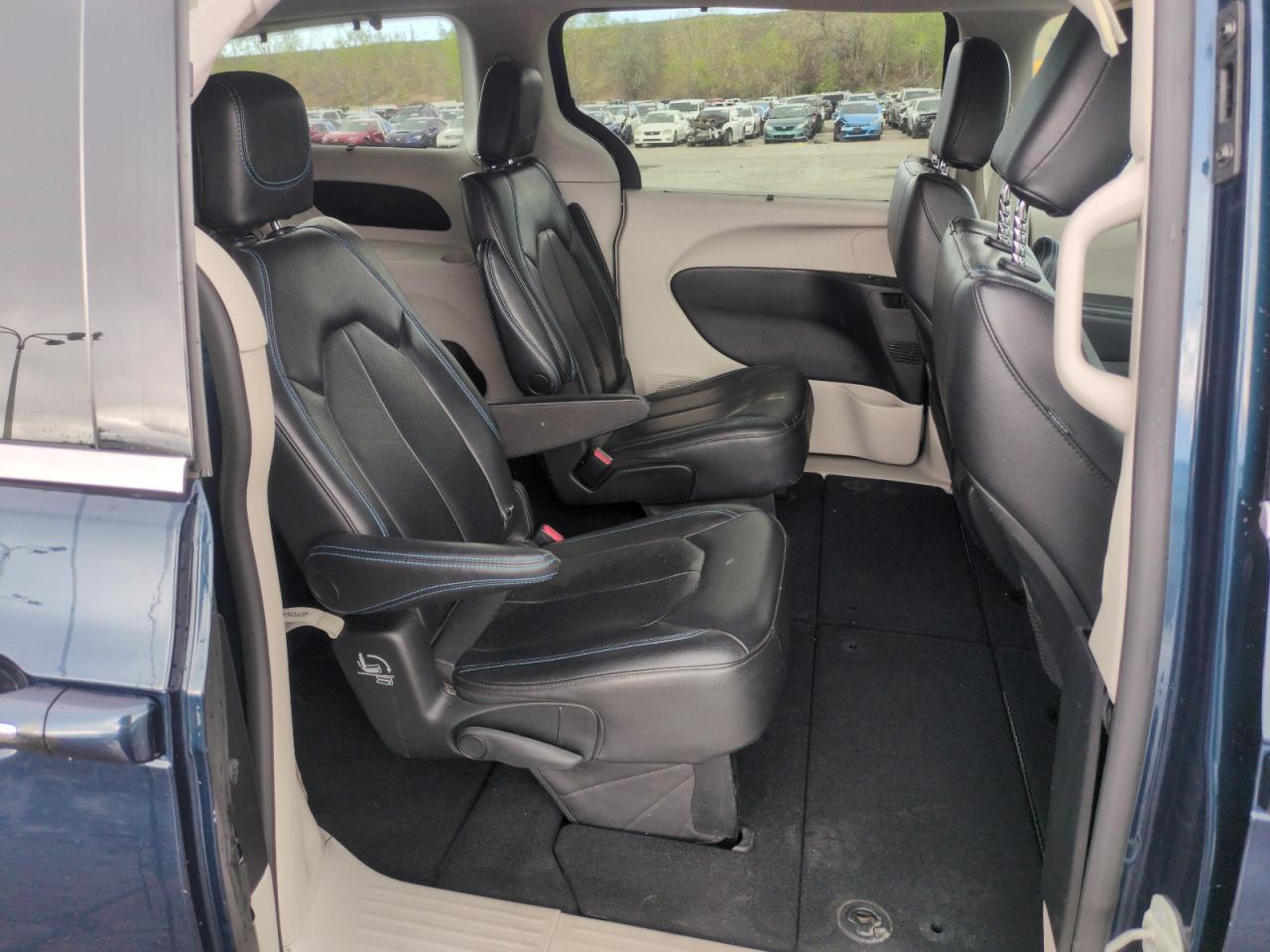 2021 Chrysler Pacifica Touring L VIN: 2C4RC1BG7MR589364 Lot: 54712875