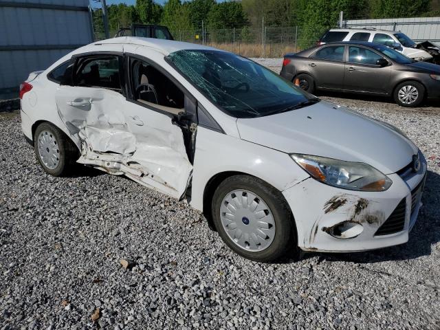 Sedans FORD FOCUS 2014 White