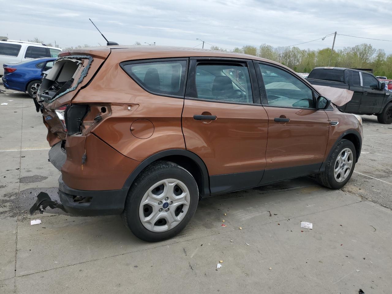 1FMCU0F73HUE13262 FORD ESCAPE 2017