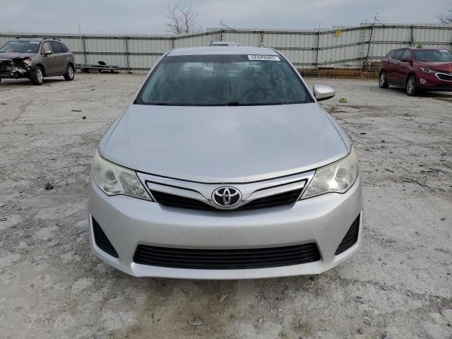  TOYOTA CAMRY 2013 Srebrny