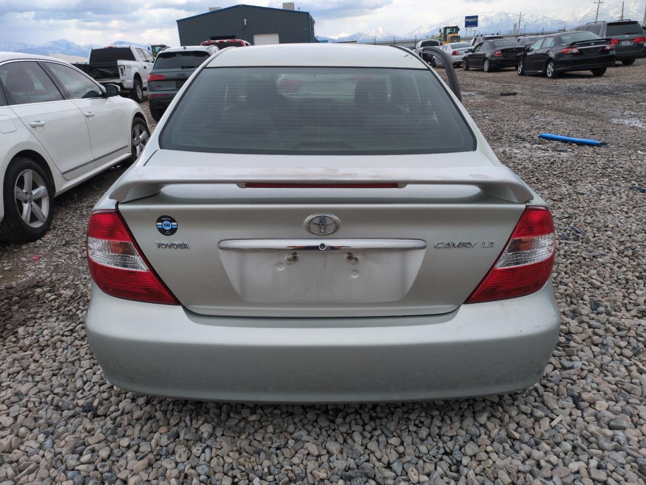 2004 Toyota Camry Le VIN: JTDBE32K040270393 Lot: 53660725