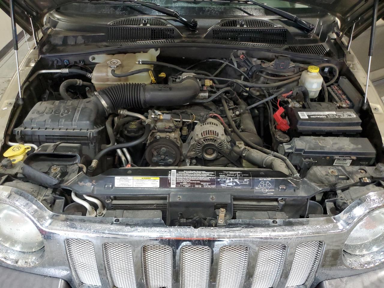 2004 Jeep Liberty Sport VIN: 1J4GK48KX4W329324 Lot: 55346225