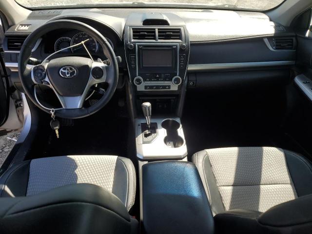 Седани TOYOTA CAMRY 2014 Сріблястий