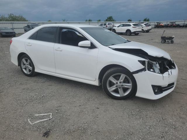 Sedans TOYOTA CAMRY 2014 White